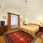 Konvice Отель